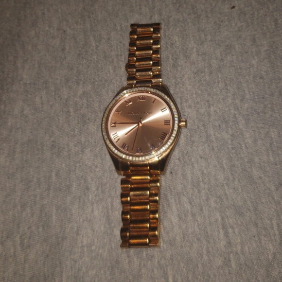 Watch - Picture 3 of 4